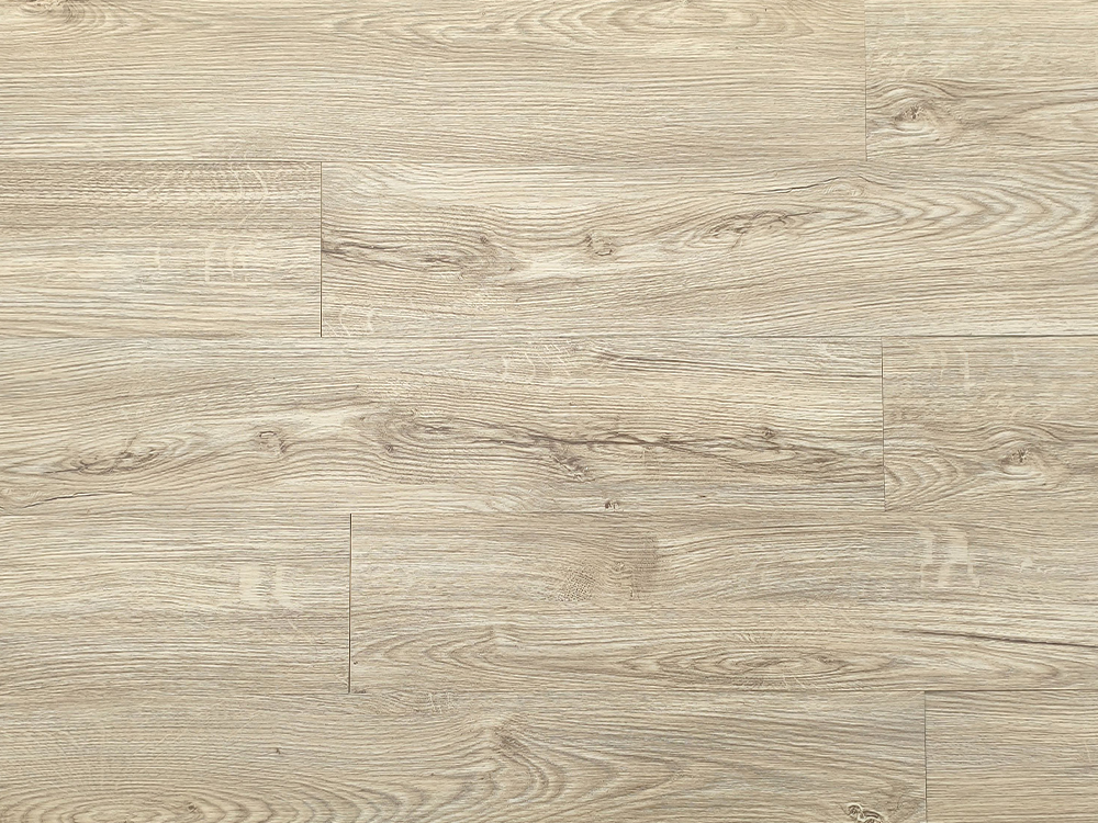 Pavimento LVT in rovere chiaro con venature 6×36